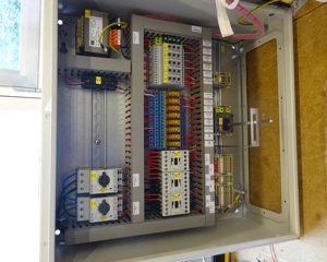 Contr cabinet f/1 drive RW245 nest Colony2+ 220-240V 1Ph V3